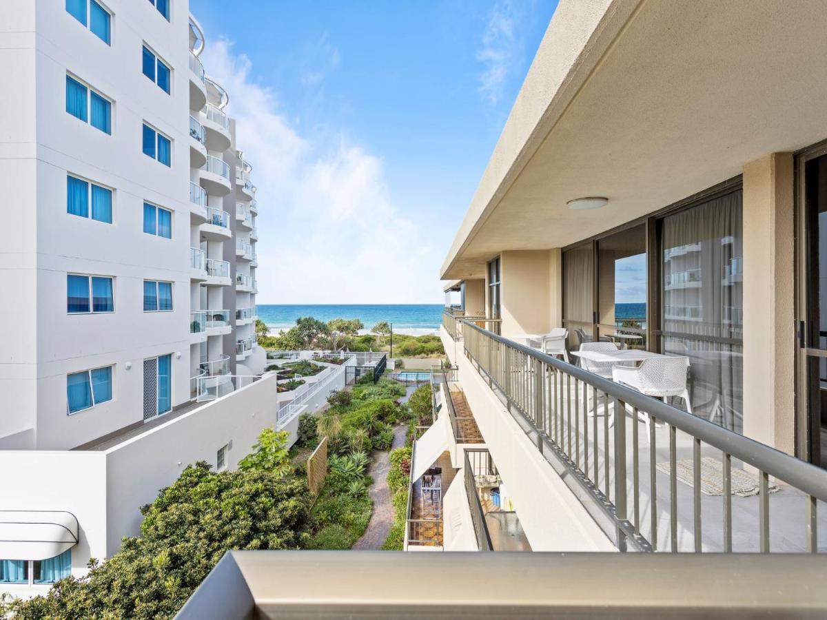 Beachfront Getaway In Palm Beach - Coasthm * Gold Coast